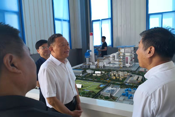 遼寧朝陽市領(lǐng)導(dǎo)到我公司視察 遼寧朝陽市領(lǐng)導(dǎo)到我公司視察